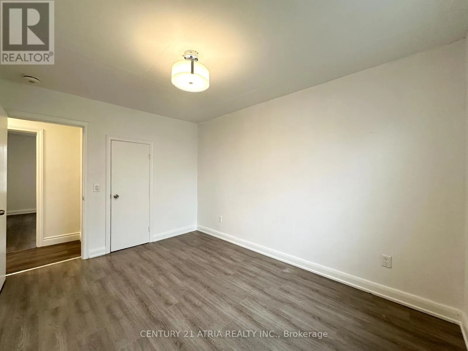 UPPER - 1070 FERGUS AVENUE
