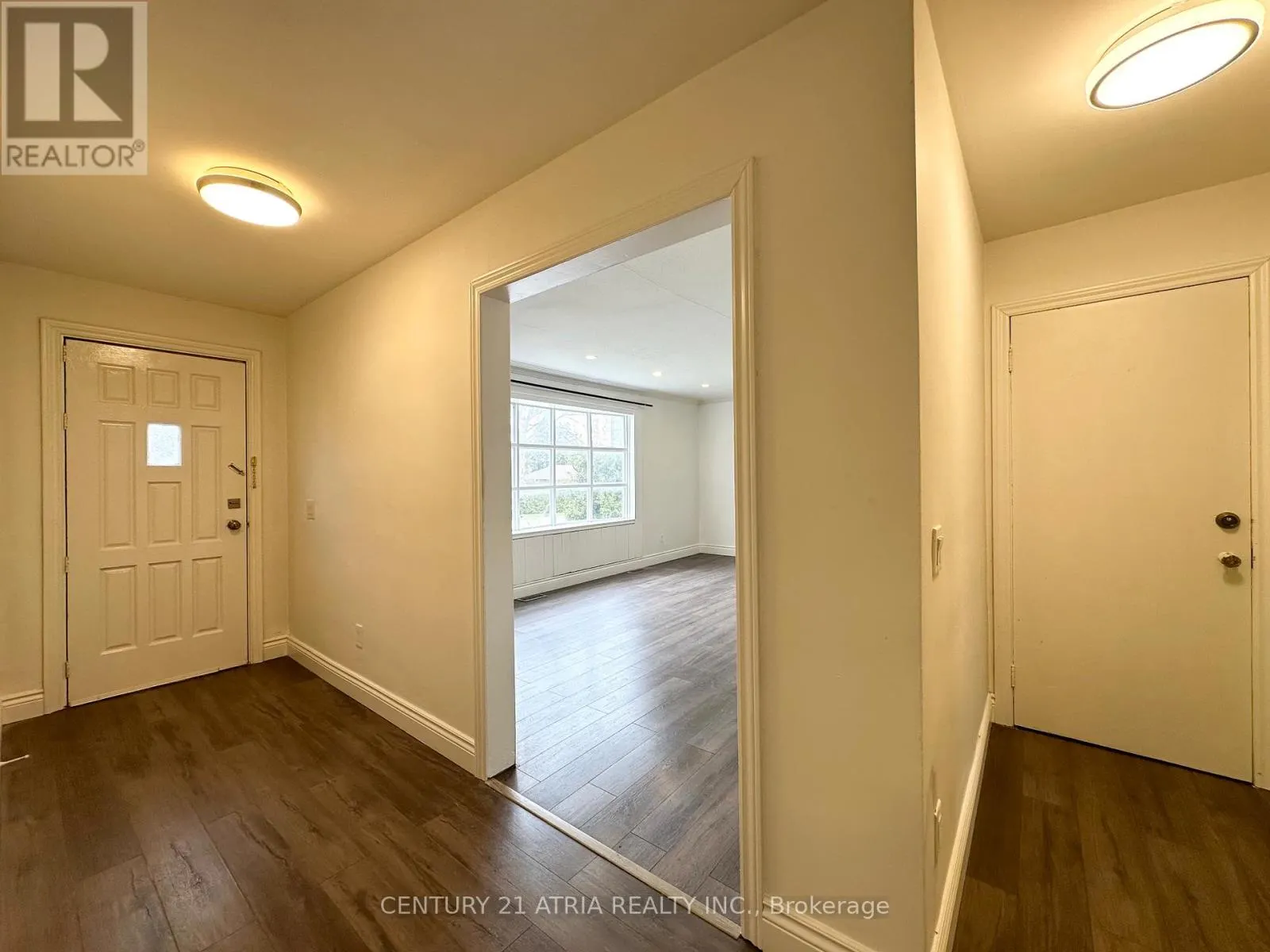UPPER - 1070 FERGUS AVENUE