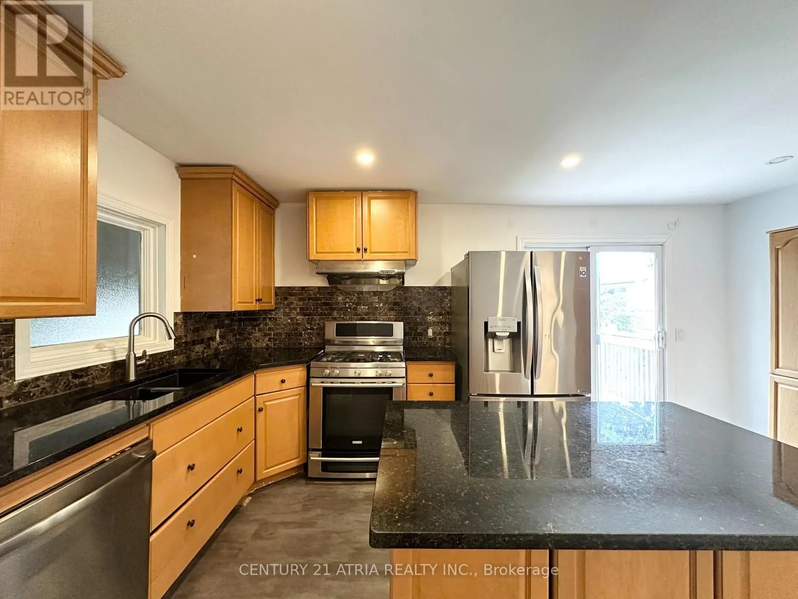 UPPER - 1070 FERGUS AVENUE