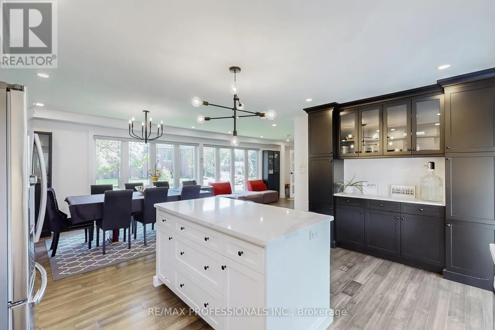 4 MARTIN GROVE ROAD