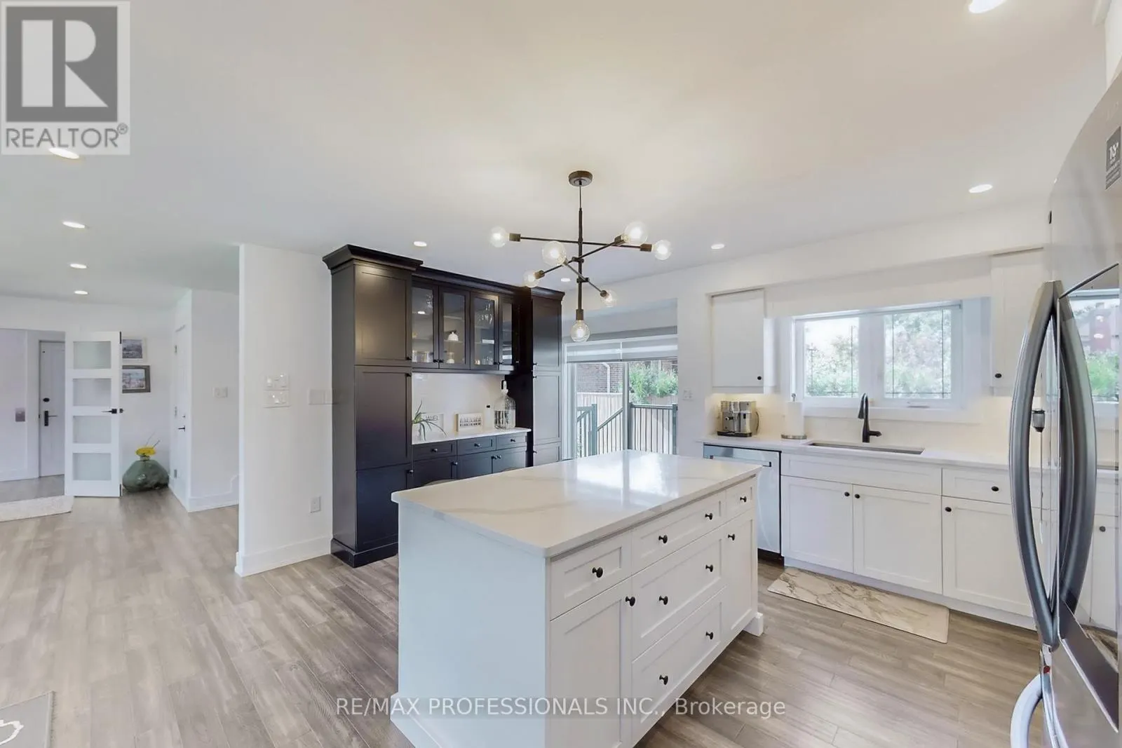 4 MARTIN GROVE ROAD
