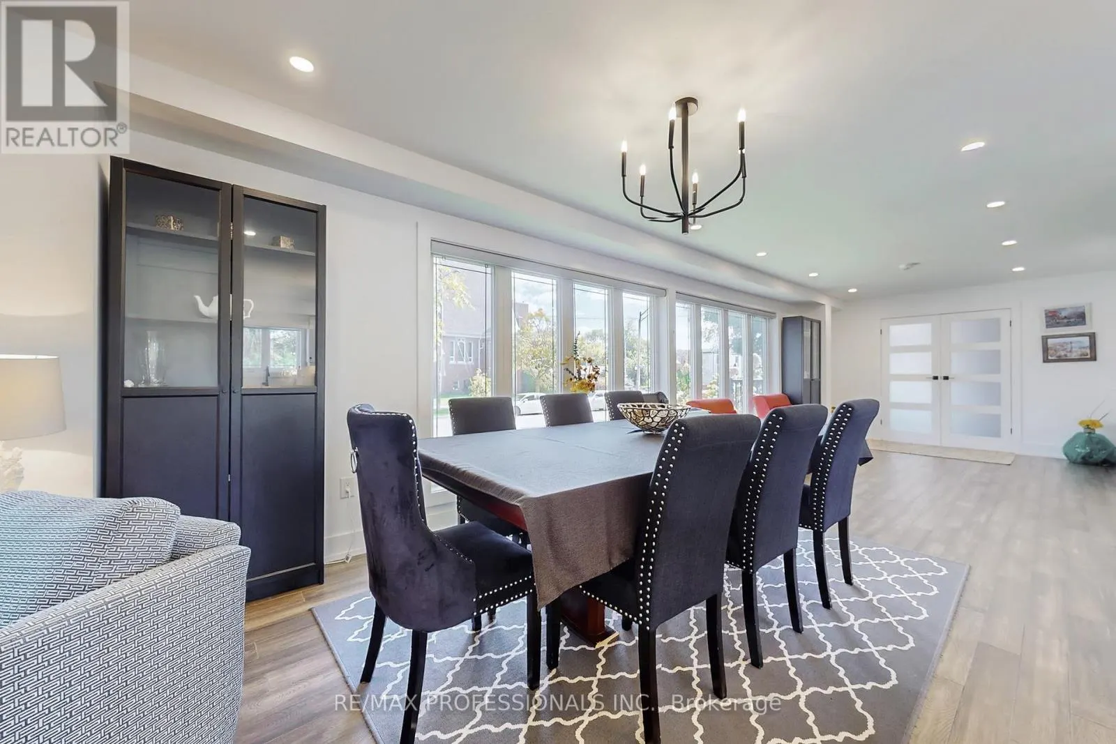 4 MARTIN GROVE ROAD
