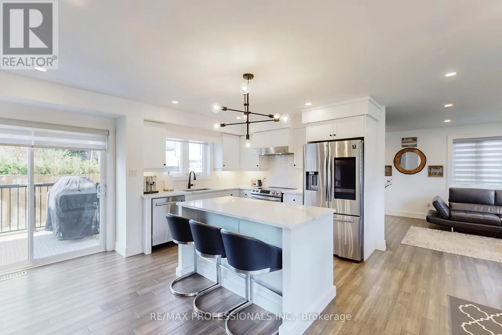 4 MARTIN GROVE ROAD