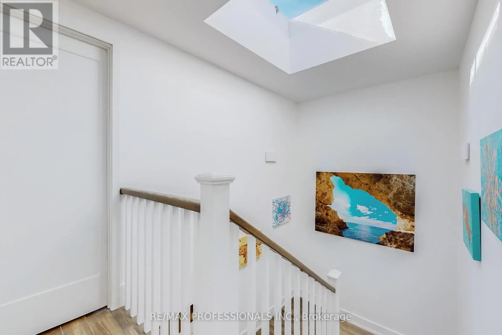 4 MARTIN GROVE ROAD