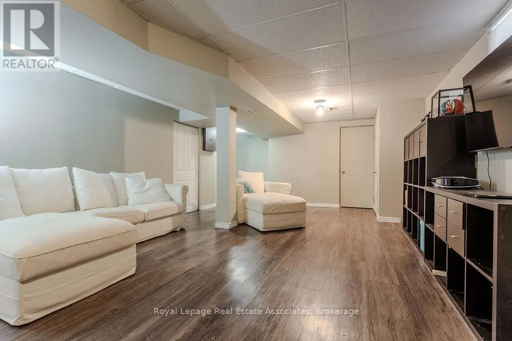 2913 DARIEN ROAD