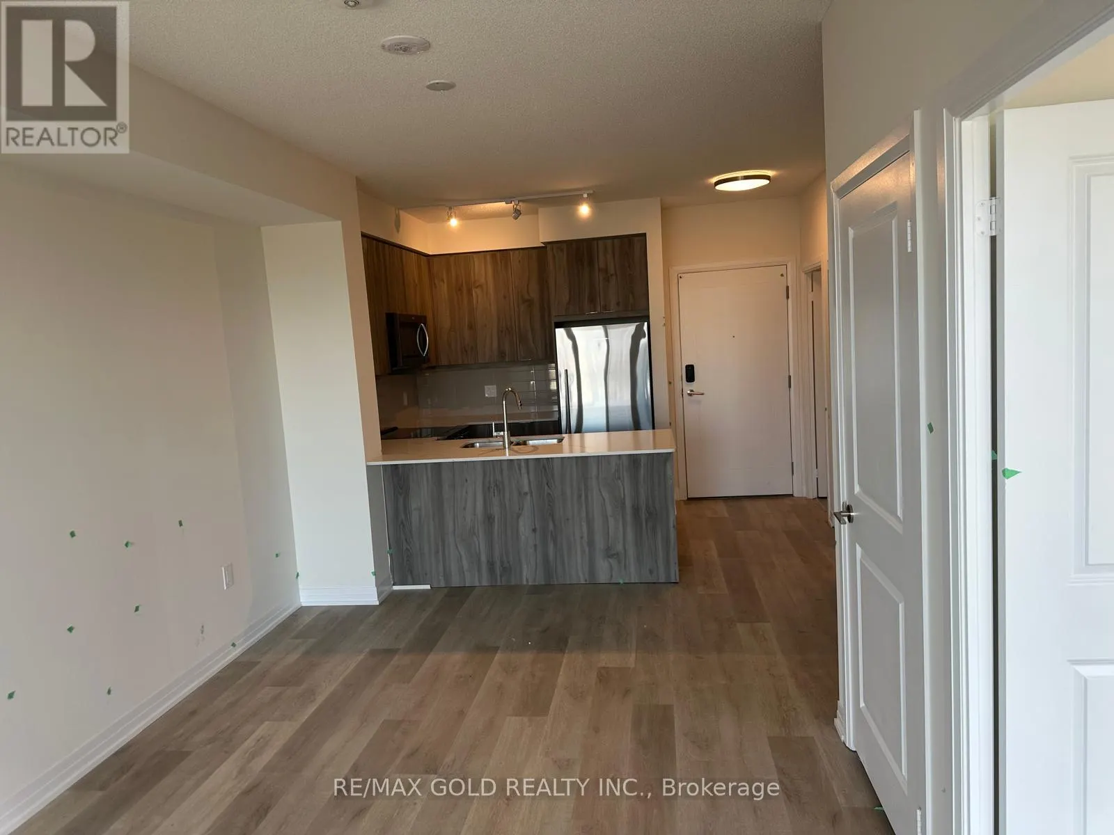 2107 - 15 WATERGARDEN DRIVE