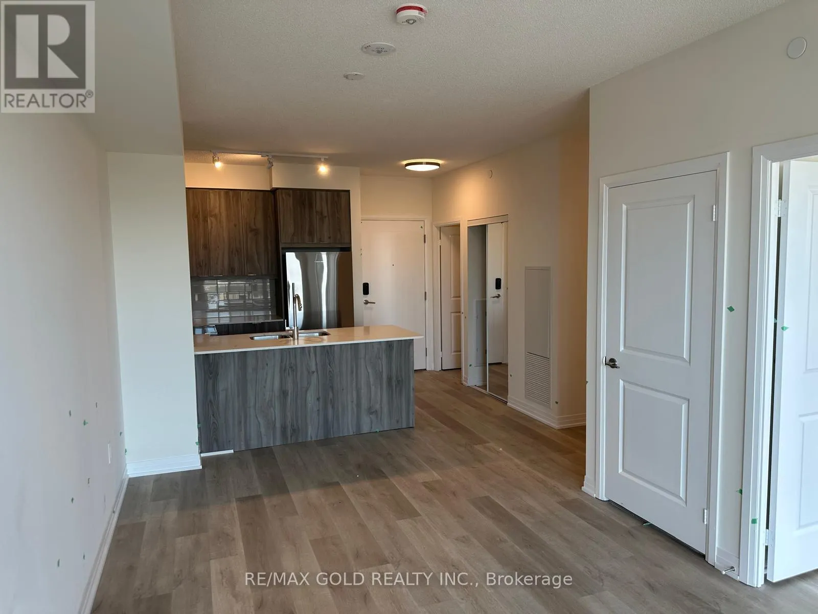 2107 - 15 WATERGARDEN DRIVE