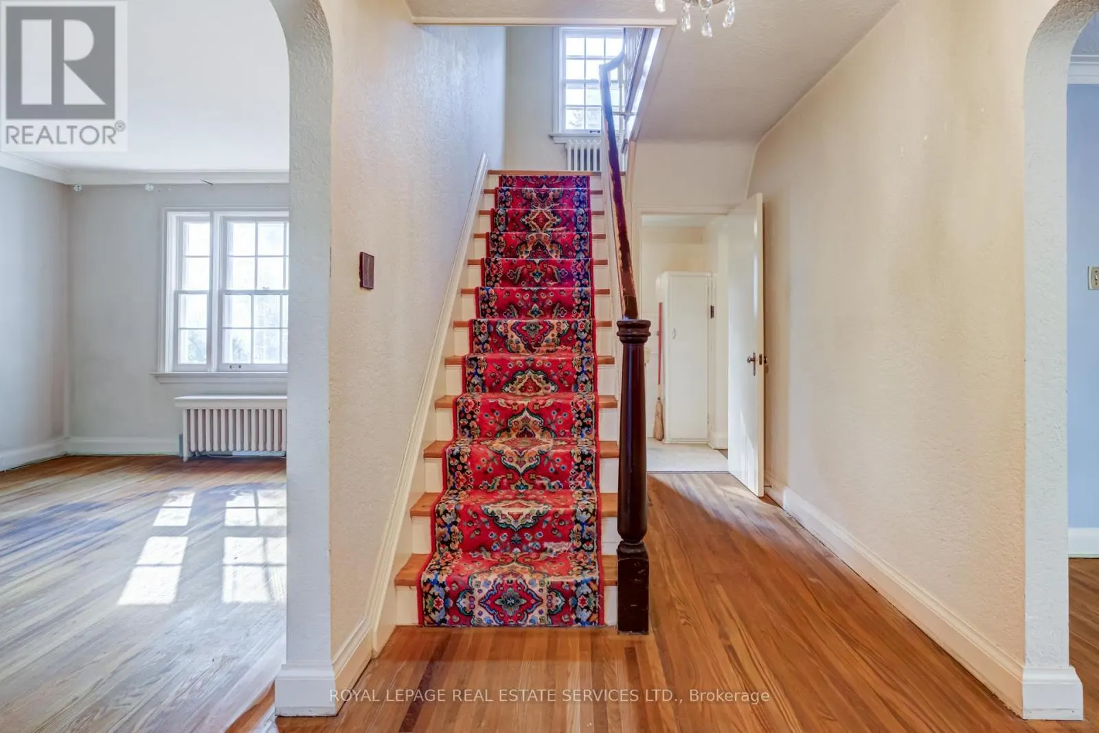25 ASHTON MANOR