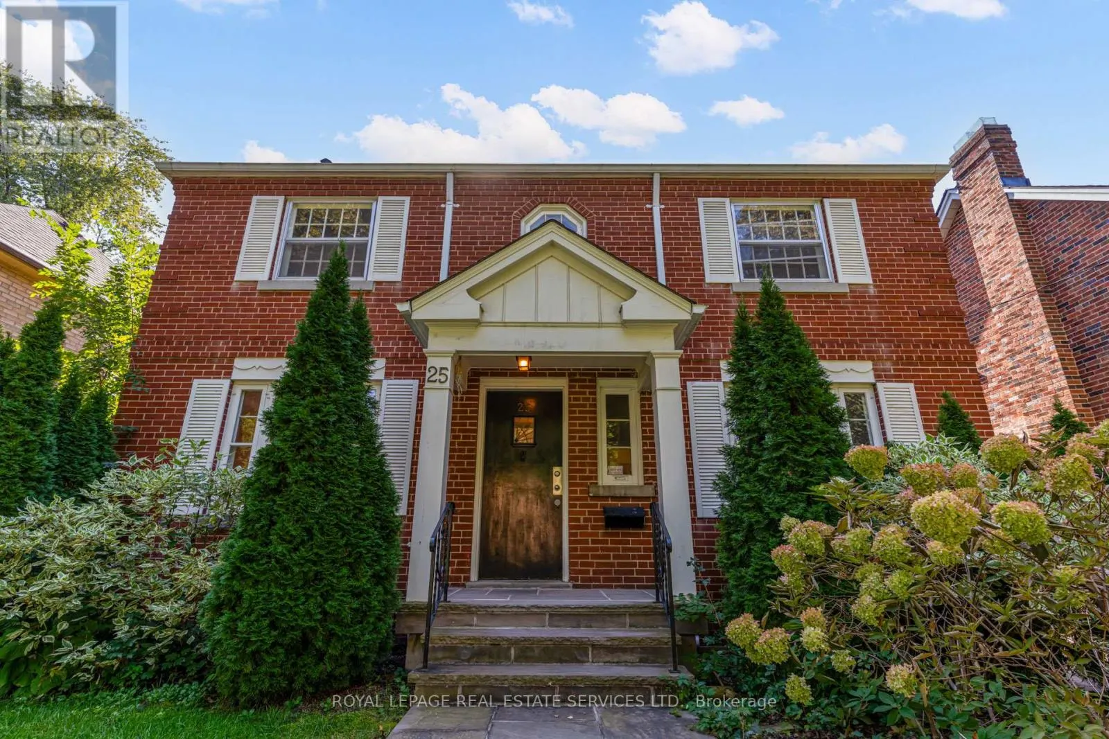 25 ASHTON MANOR