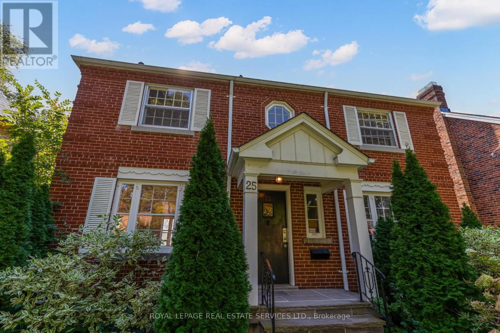 25 ASHTON MANOR