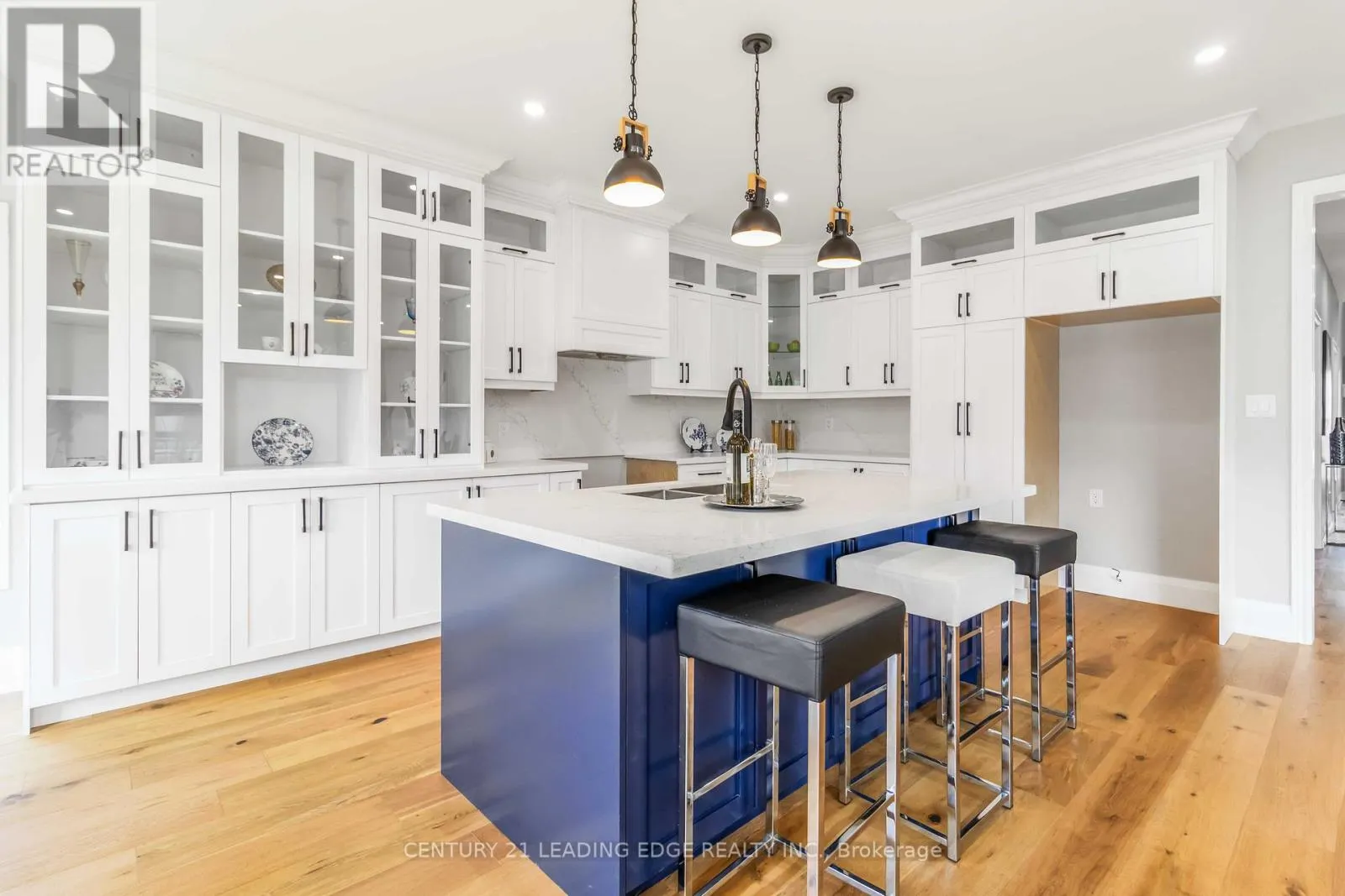 286 FERNFOREST DRIVE