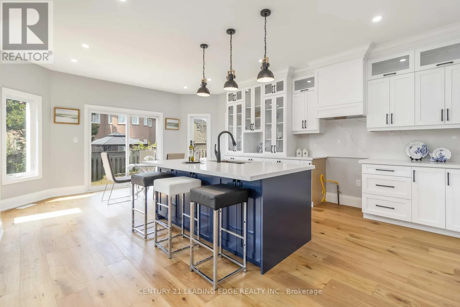286 FERNFOREST DRIVE