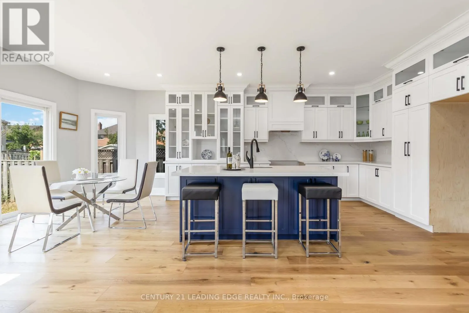 286 FERNFOREST DRIVE