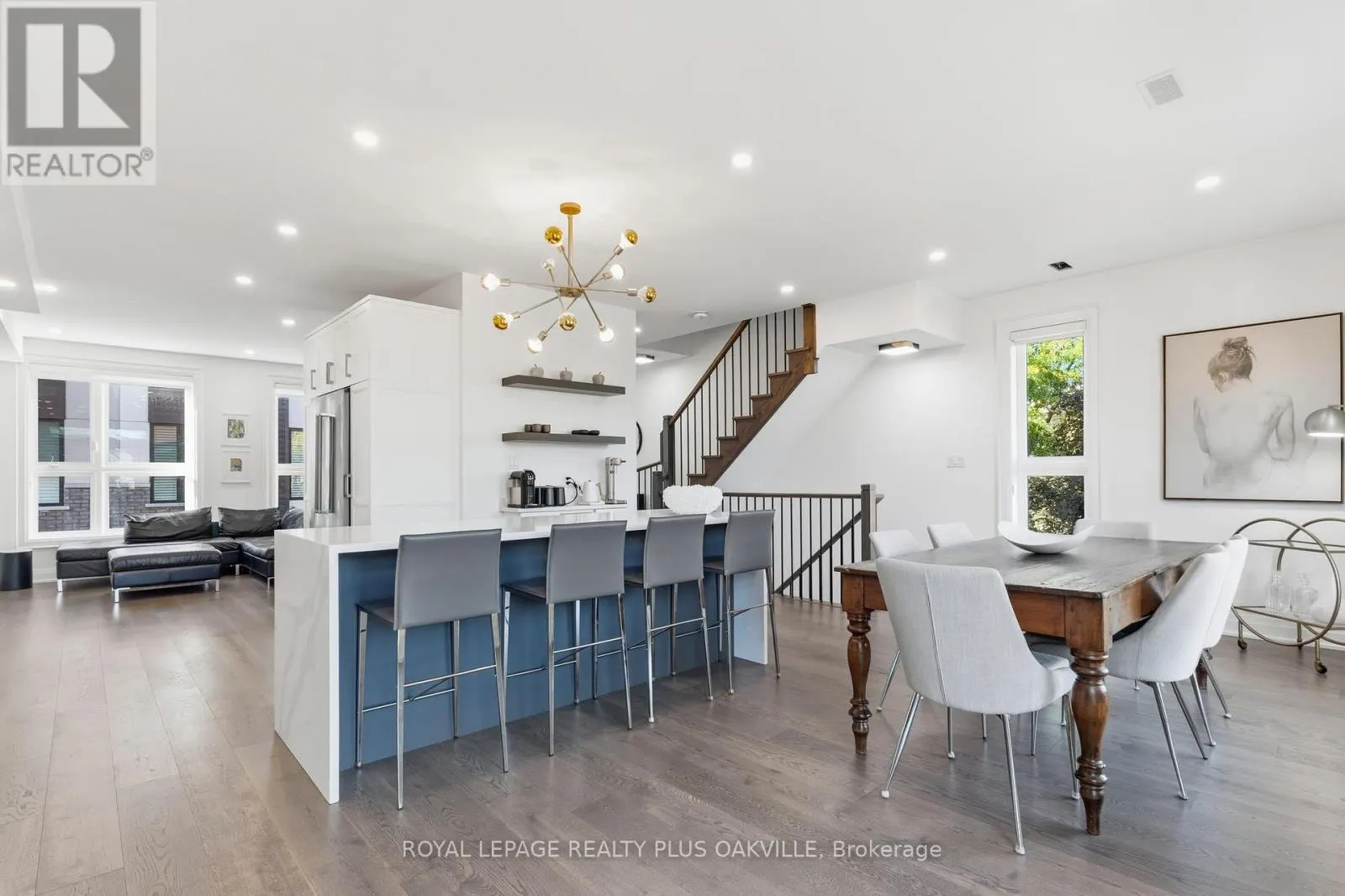 3228 ELLYN COMMON