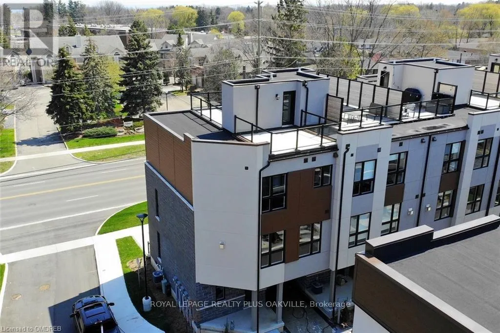 3228 ELLYN COMMON