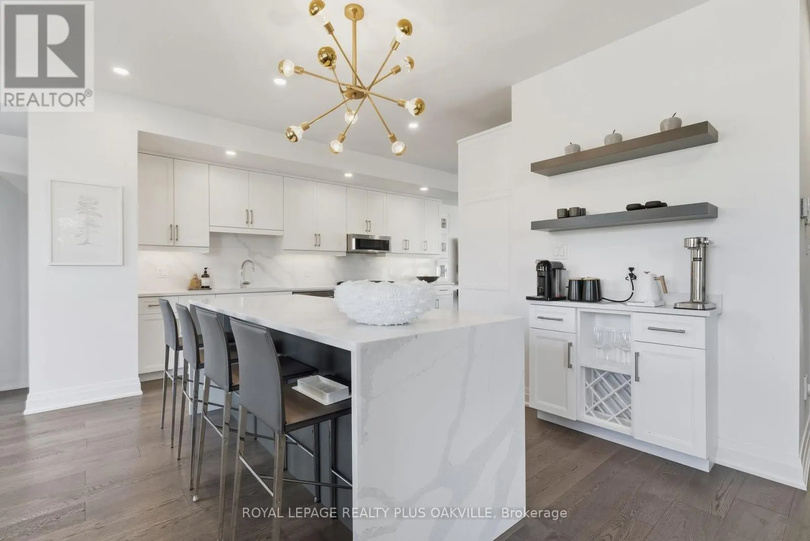 3228 ELLYN COMMON