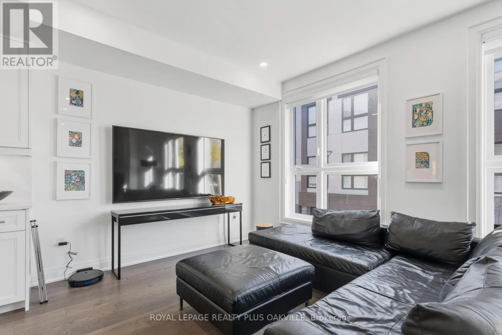 3228 ELLYN COMMON