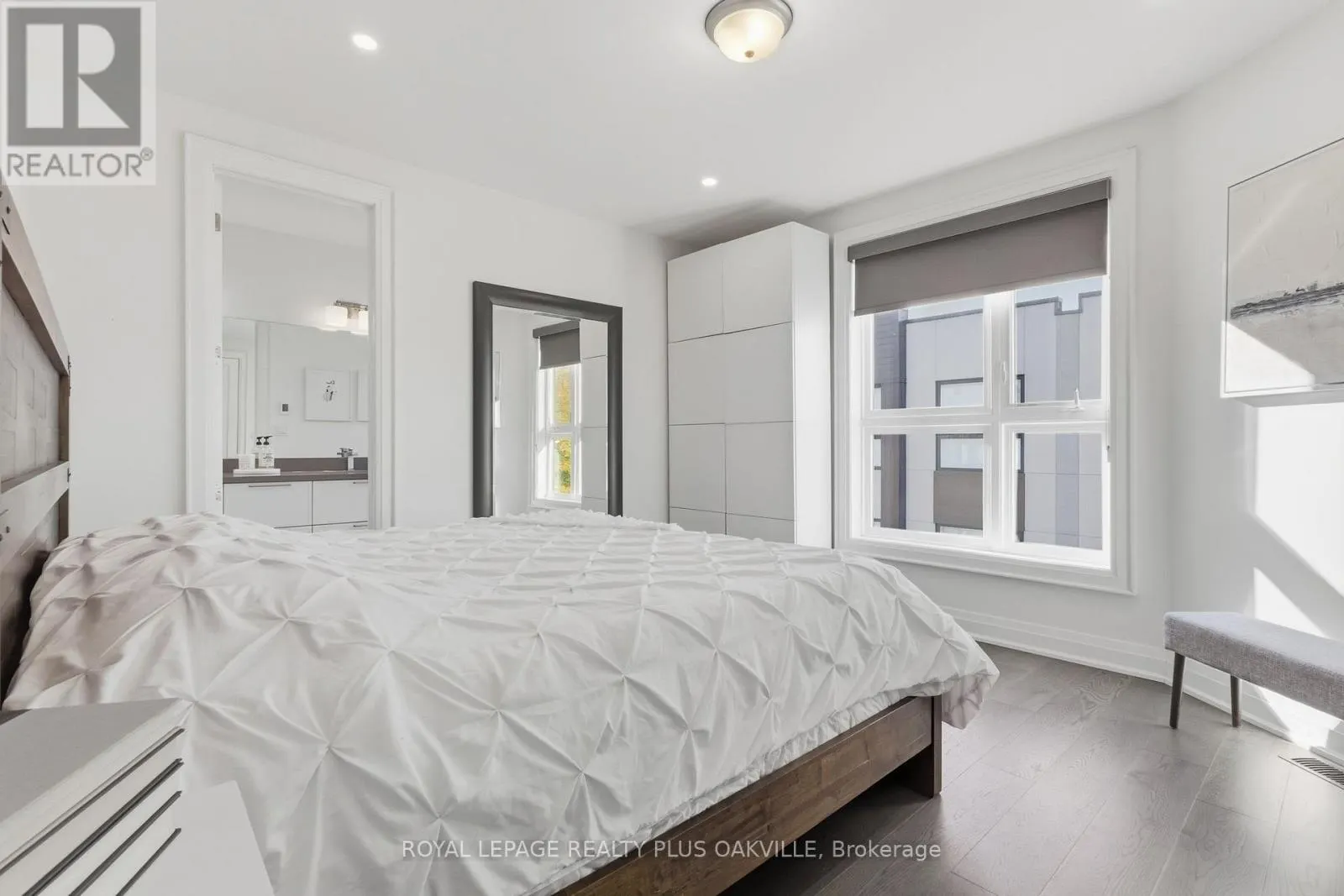 3228 ELLYN COMMON