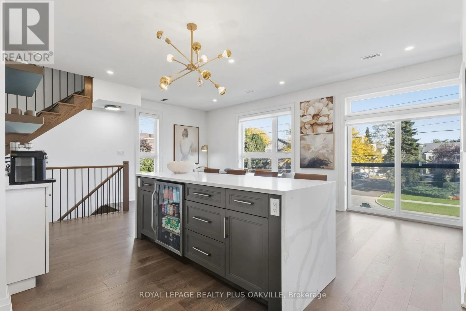 3228 ELLYN COMMON