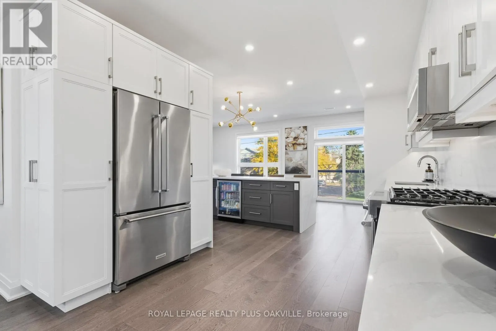 3228 ELLYN COMMON