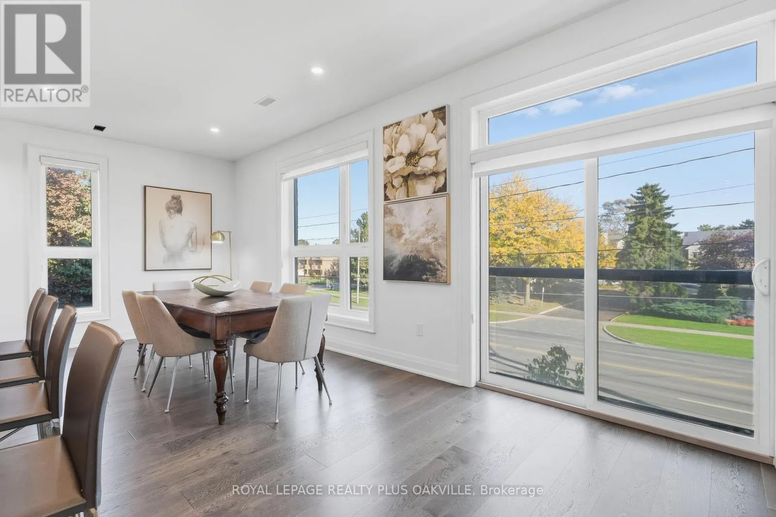 3228 ELLYN COMMON