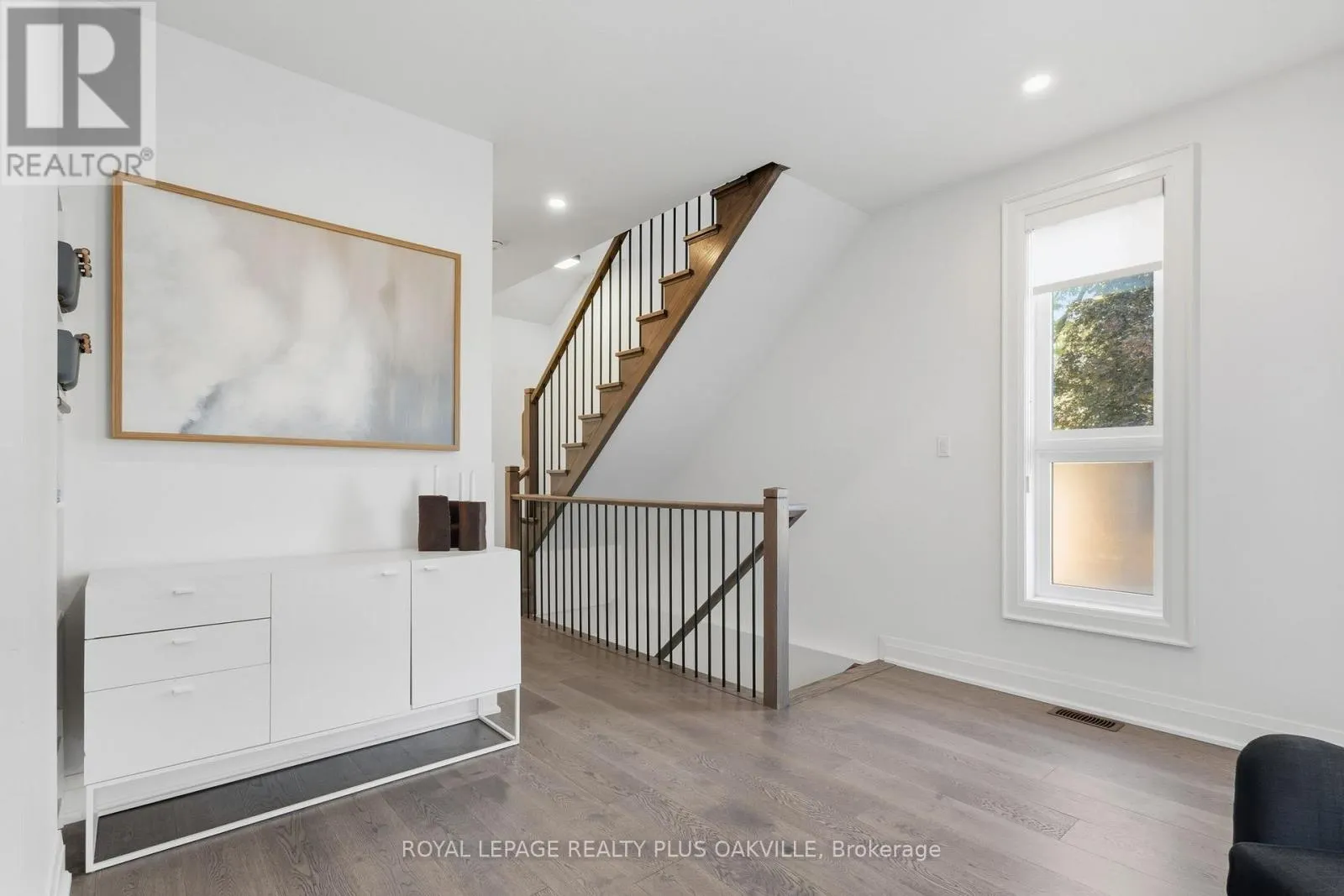 3228 ELLYN COMMON