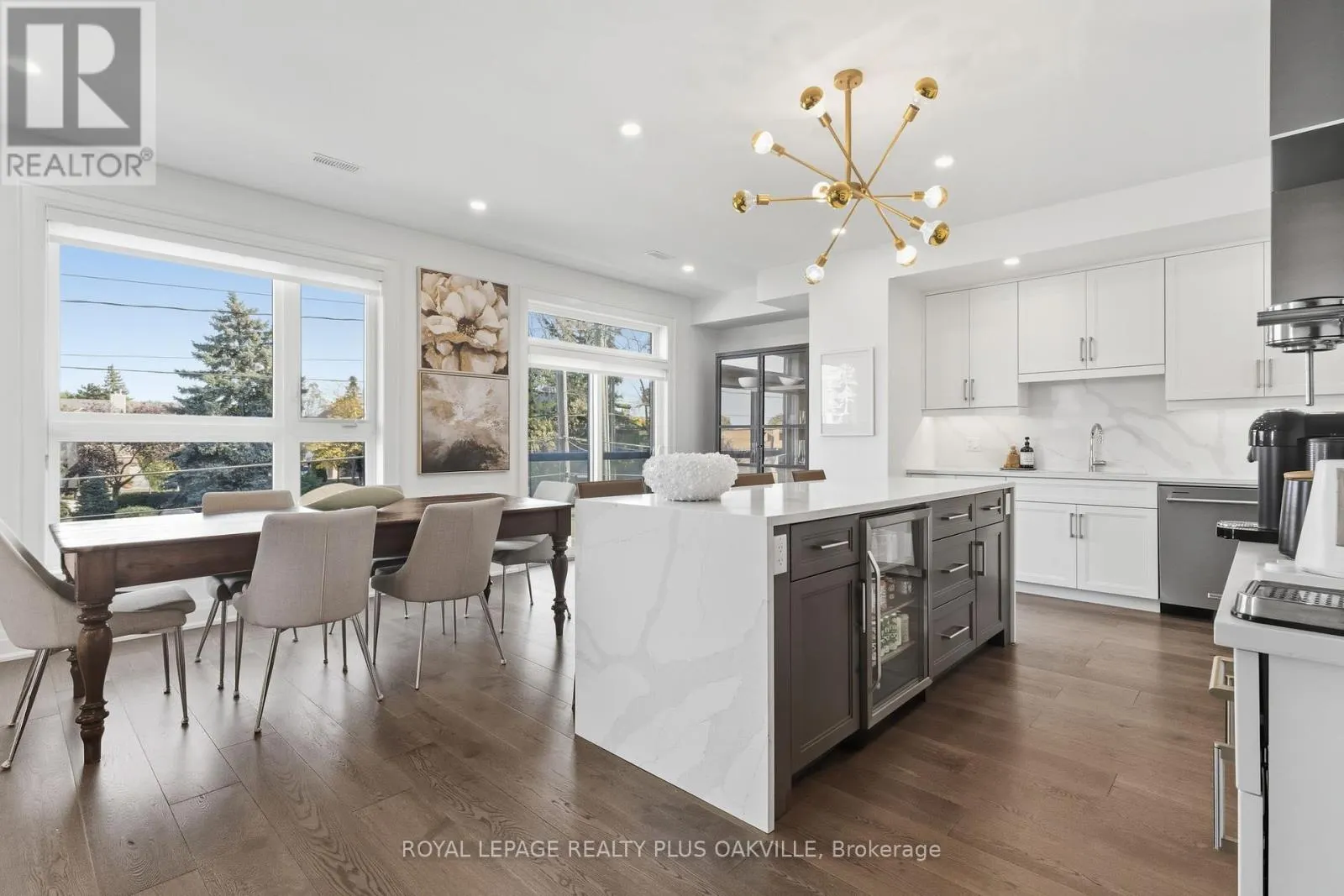 3228 ELLYN COMMON