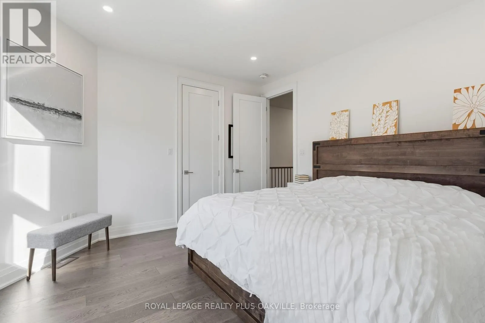 3228 ELLYN COMMON