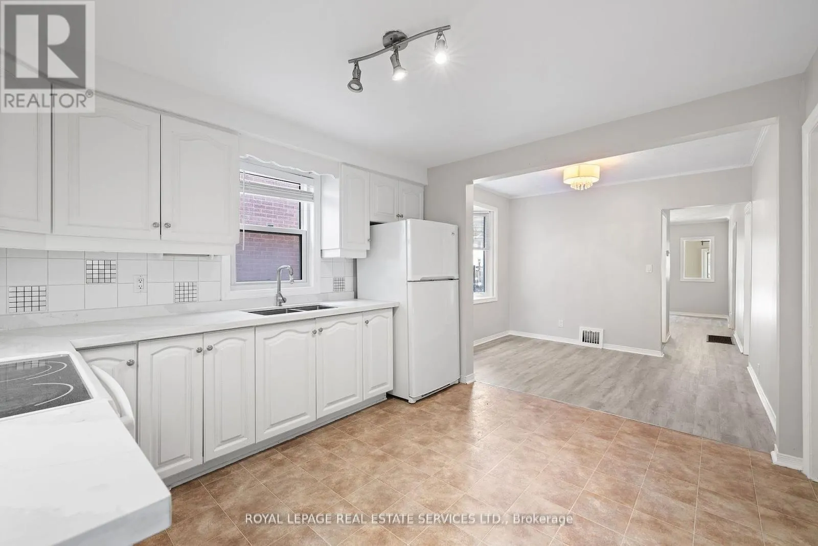 37 SIMPSON AVENUE