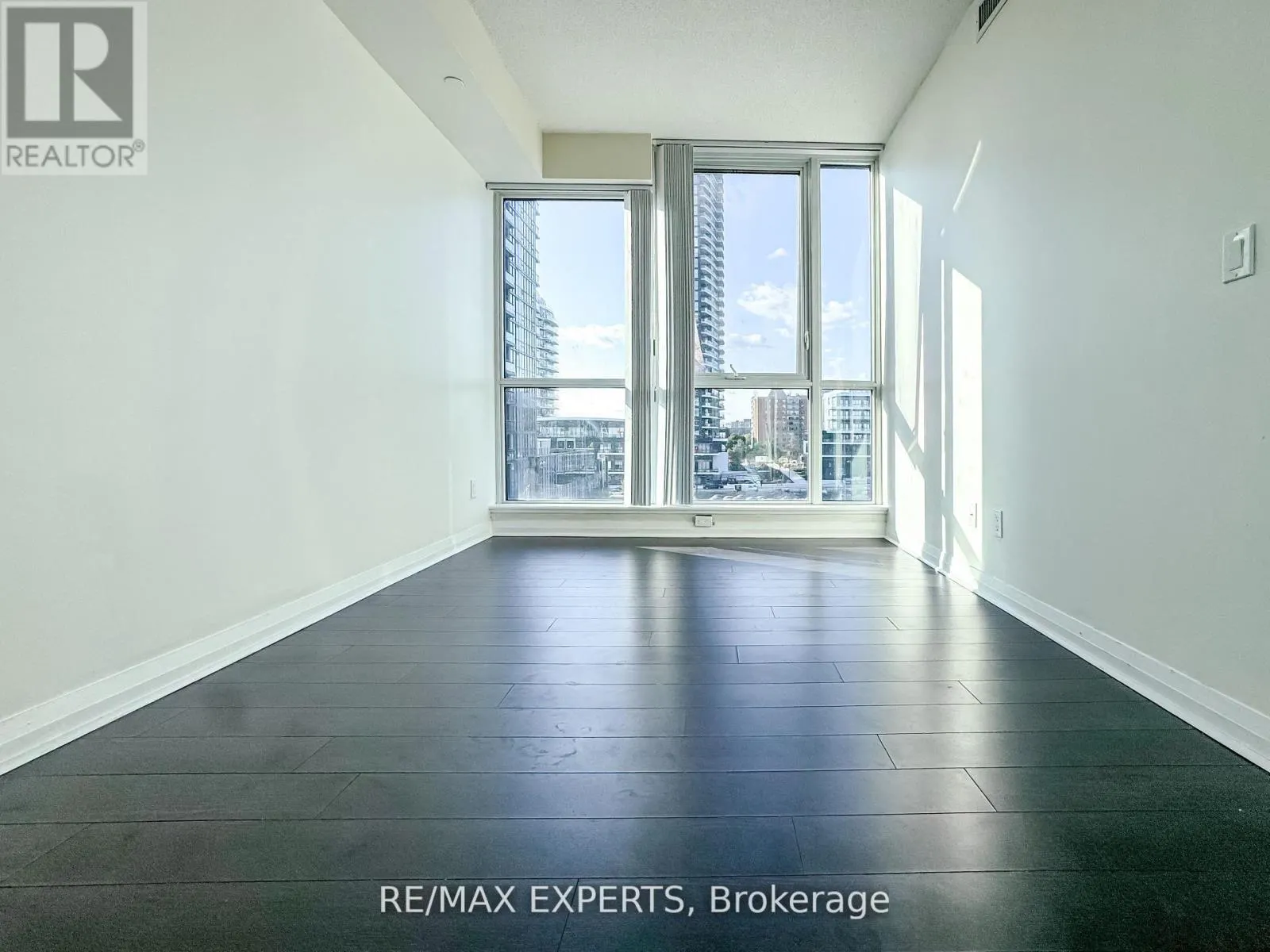 504 - 55 EGLINTON AVENUE W