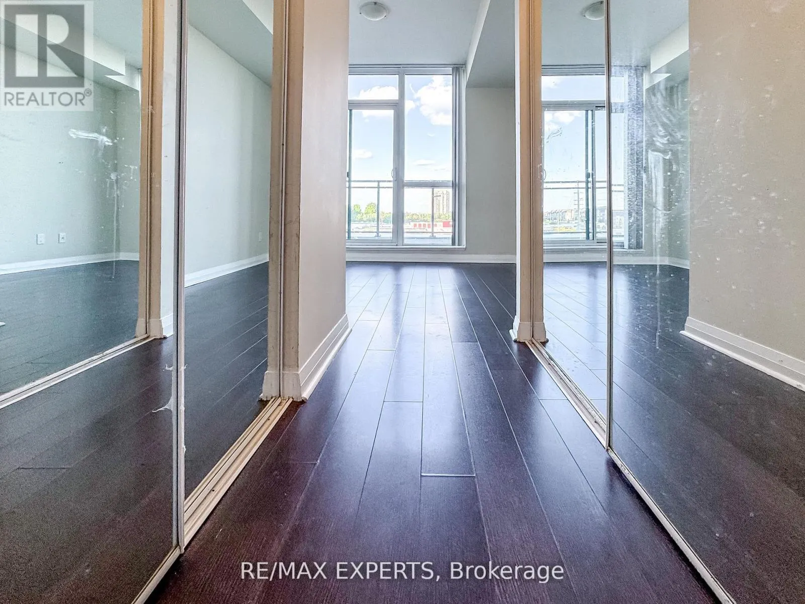 504 - 55 EGLINTON AVENUE W