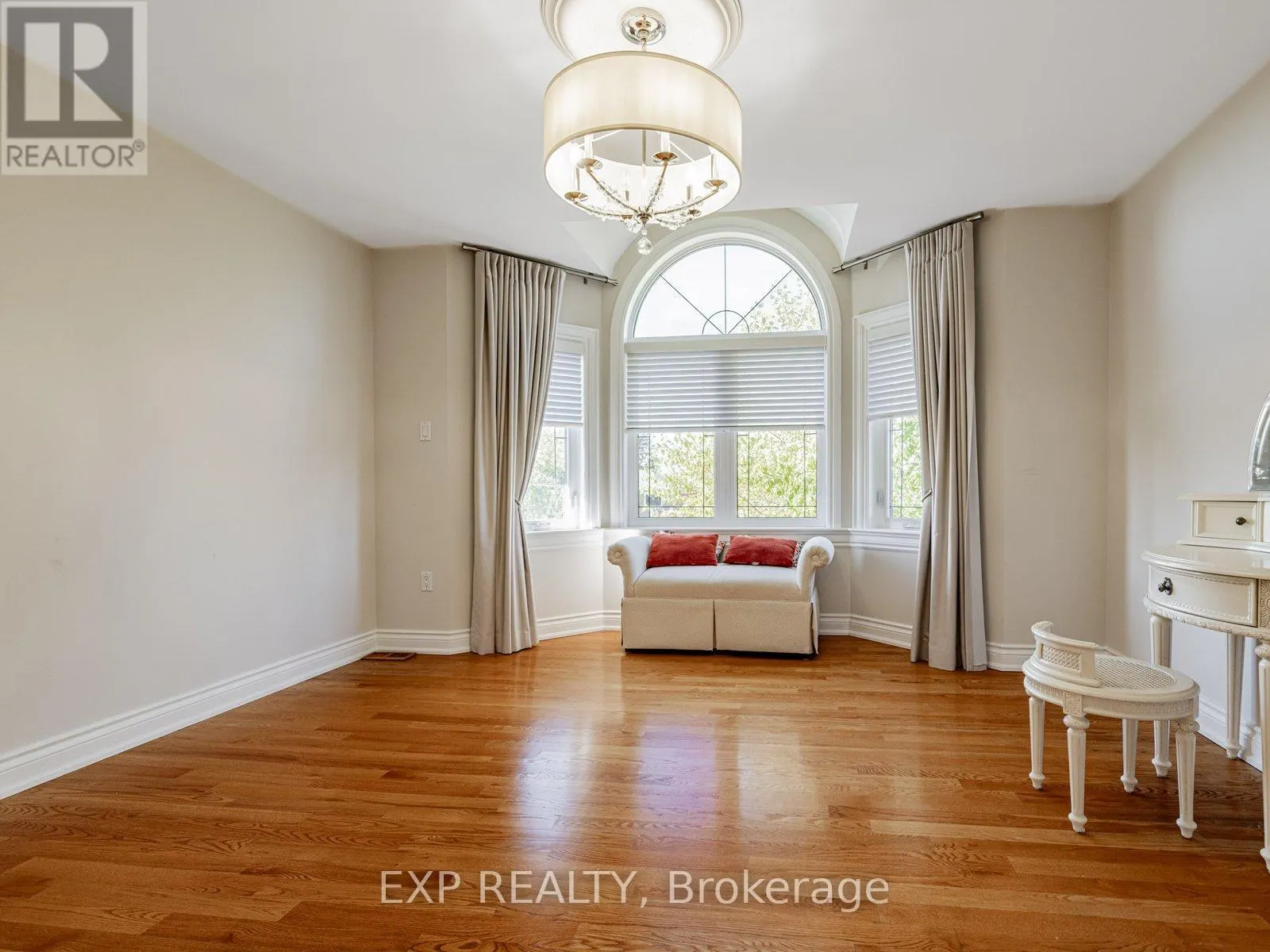 13 BOURDON AVENUE