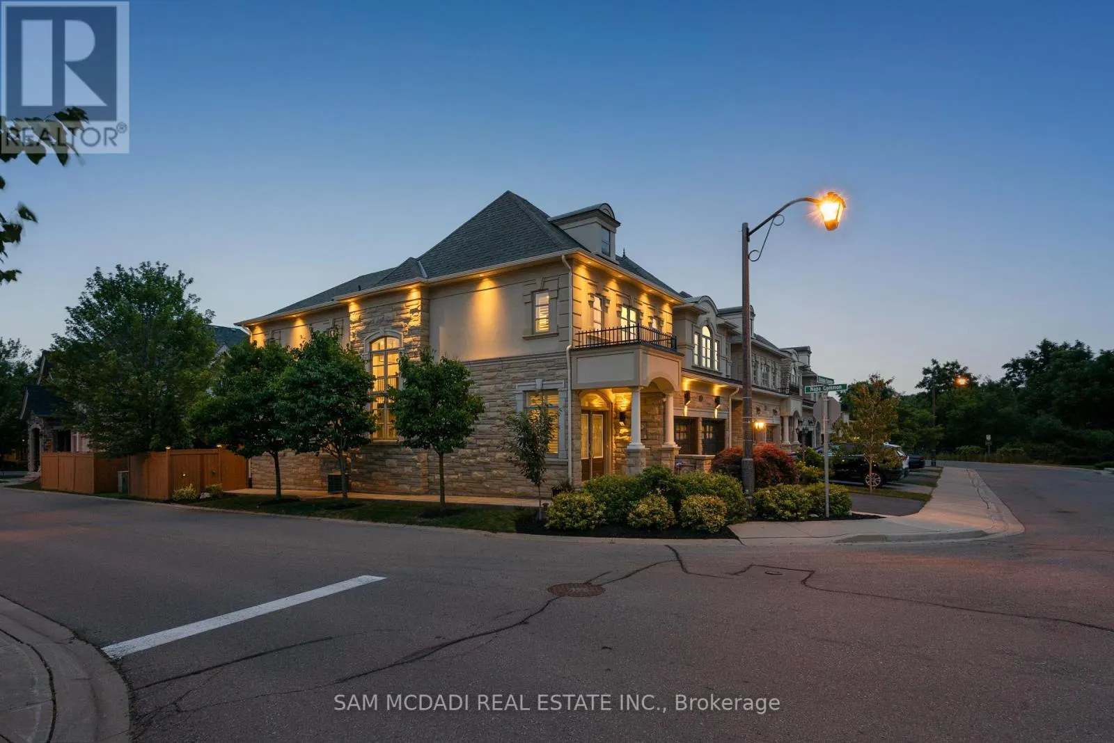 2469 CHATEAU COMMON
