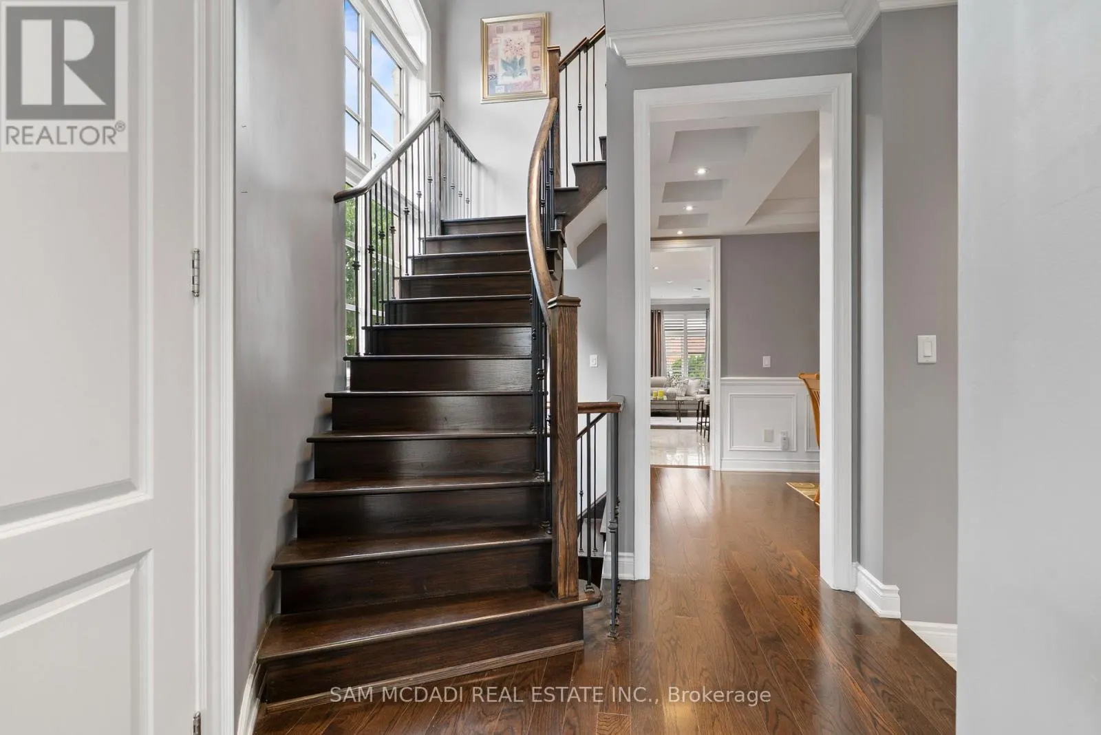 2469 CHATEAU COMMON