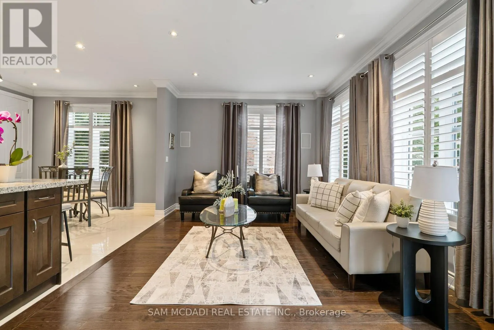2469 CHATEAU COMMON