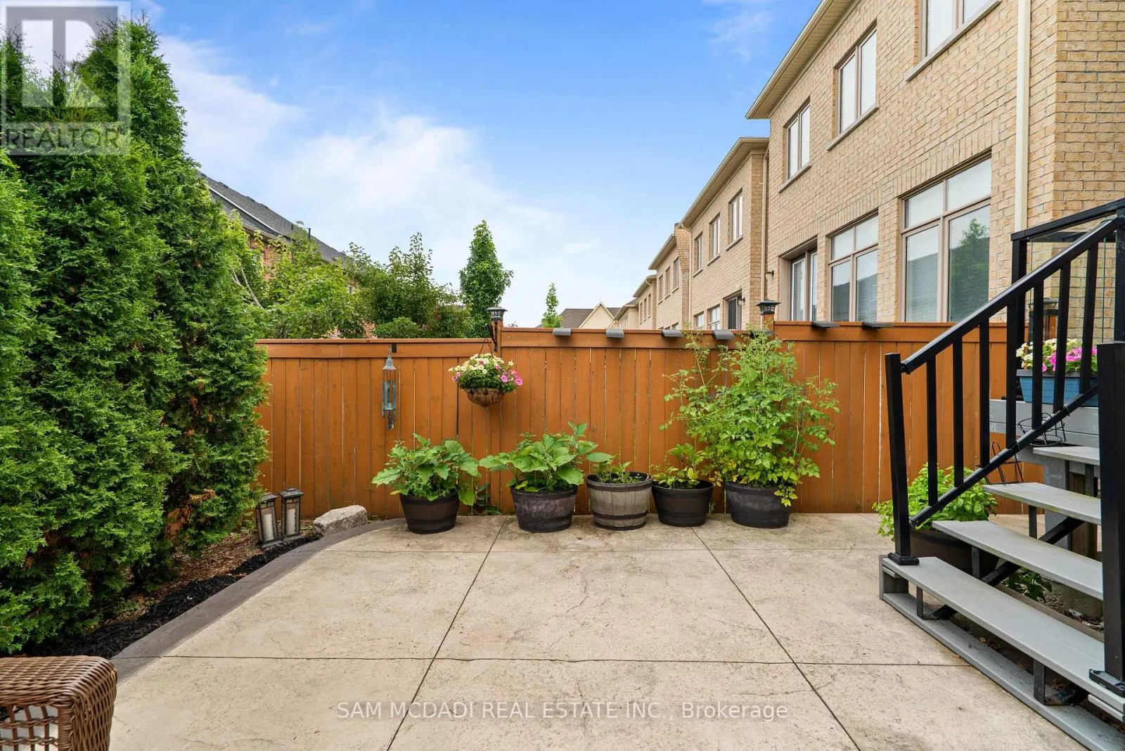 2469 CHATEAU COMMON