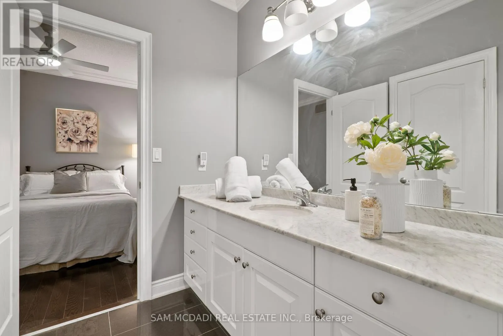 2469 CHATEAU COMMON