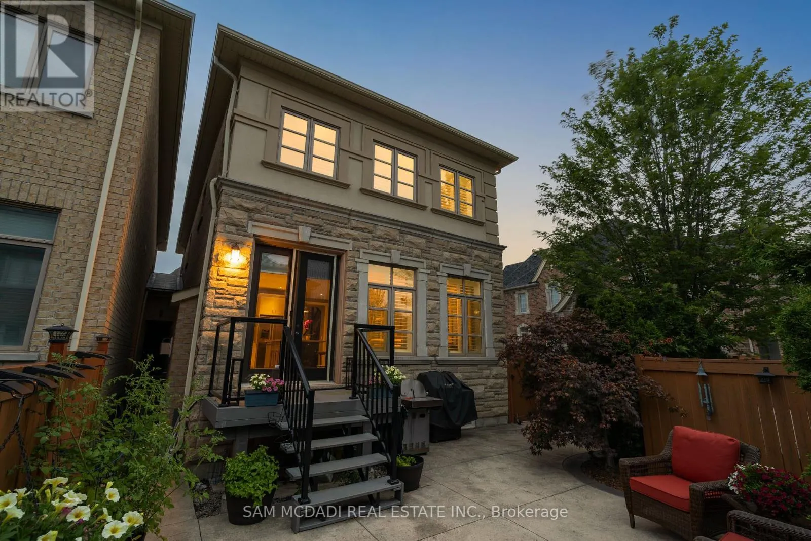 2469 CHATEAU COMMON