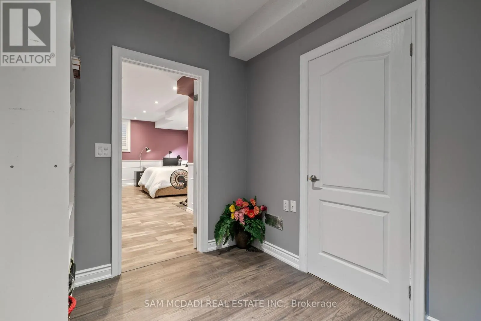 2469 CHATEAU COMMON
