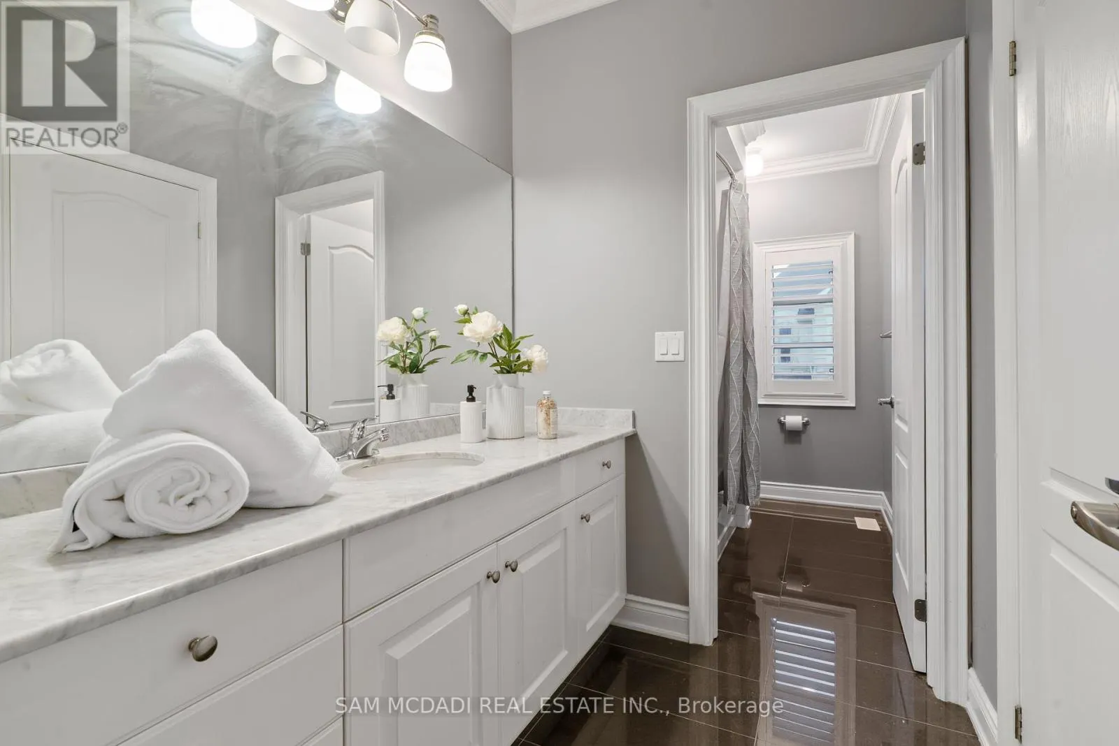 2469 CHATEAU COMMON