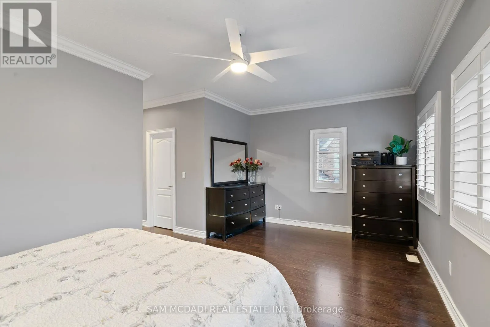 2469 CHATEAU COMMON