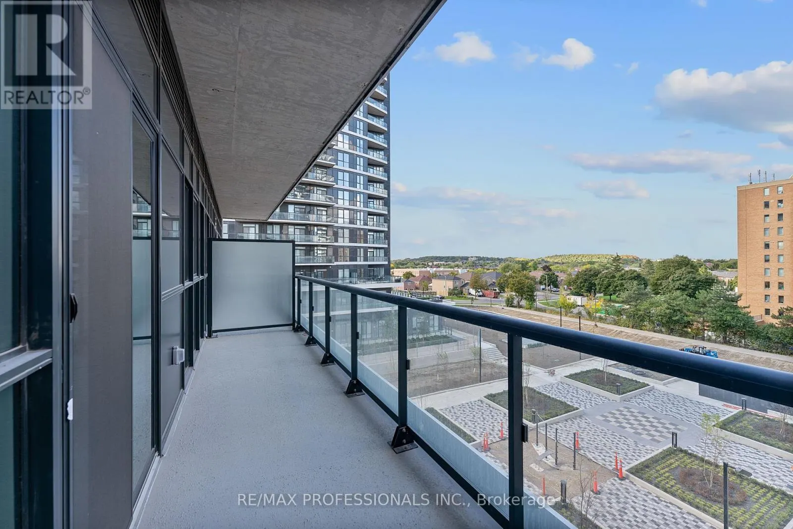 410 - 15 WATERGARDEN DRIVE