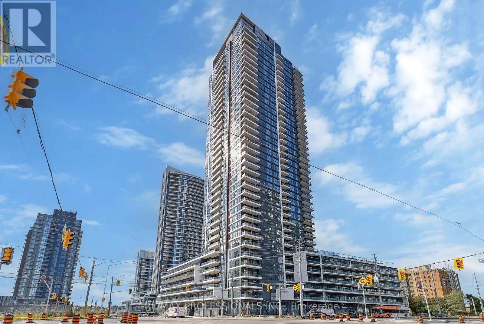410 - 15 WATERGARDEN DRIVE