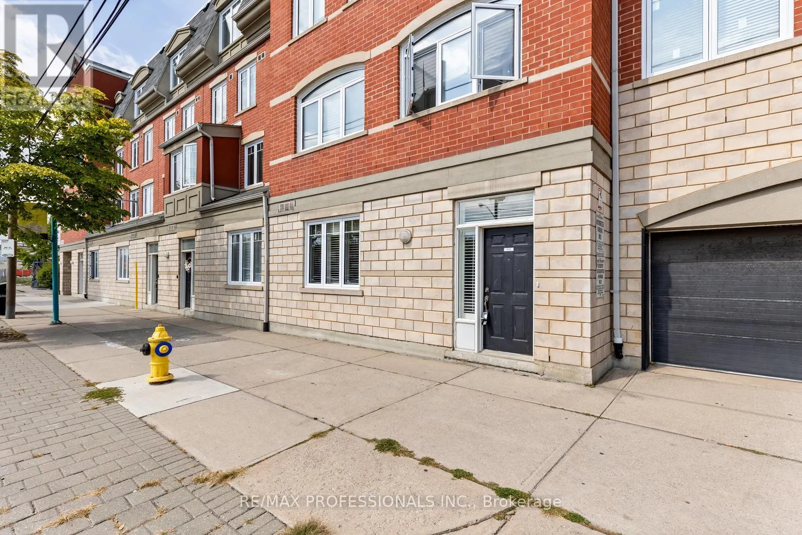 104 - 3400 LAKE SHORE BOULEVARD W