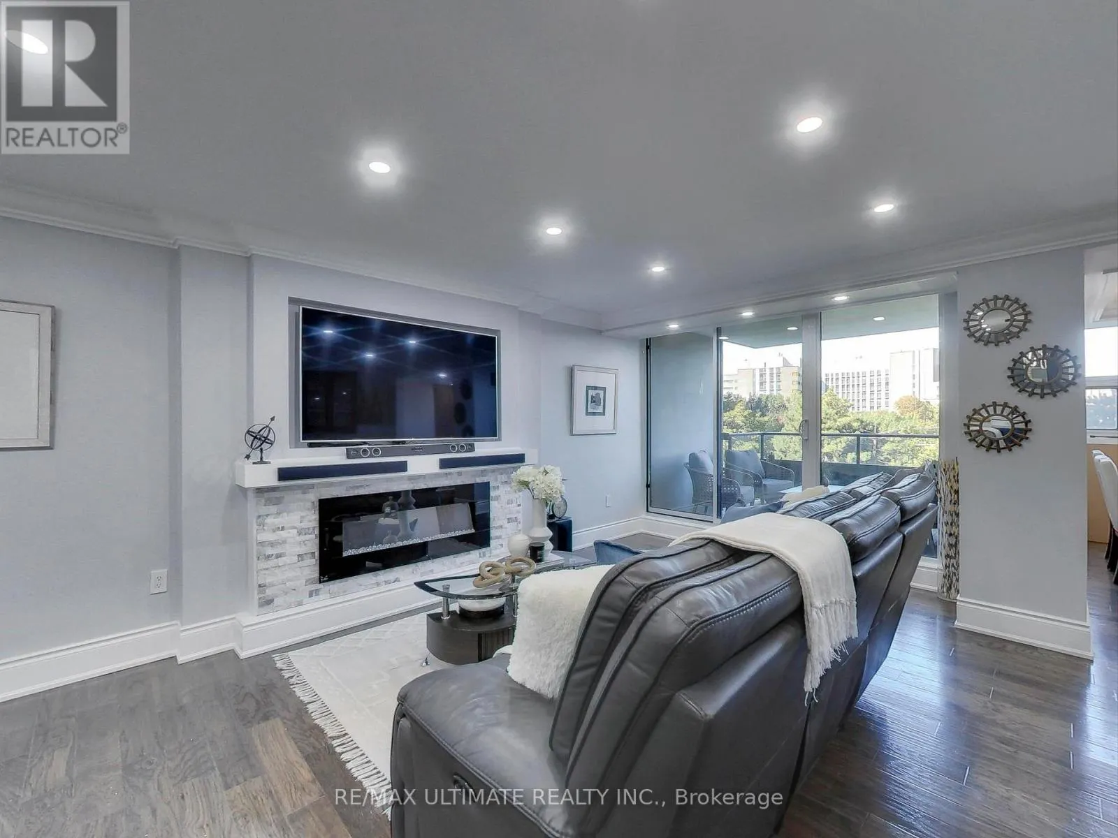 406 - 75 EMMETT AVENUE
