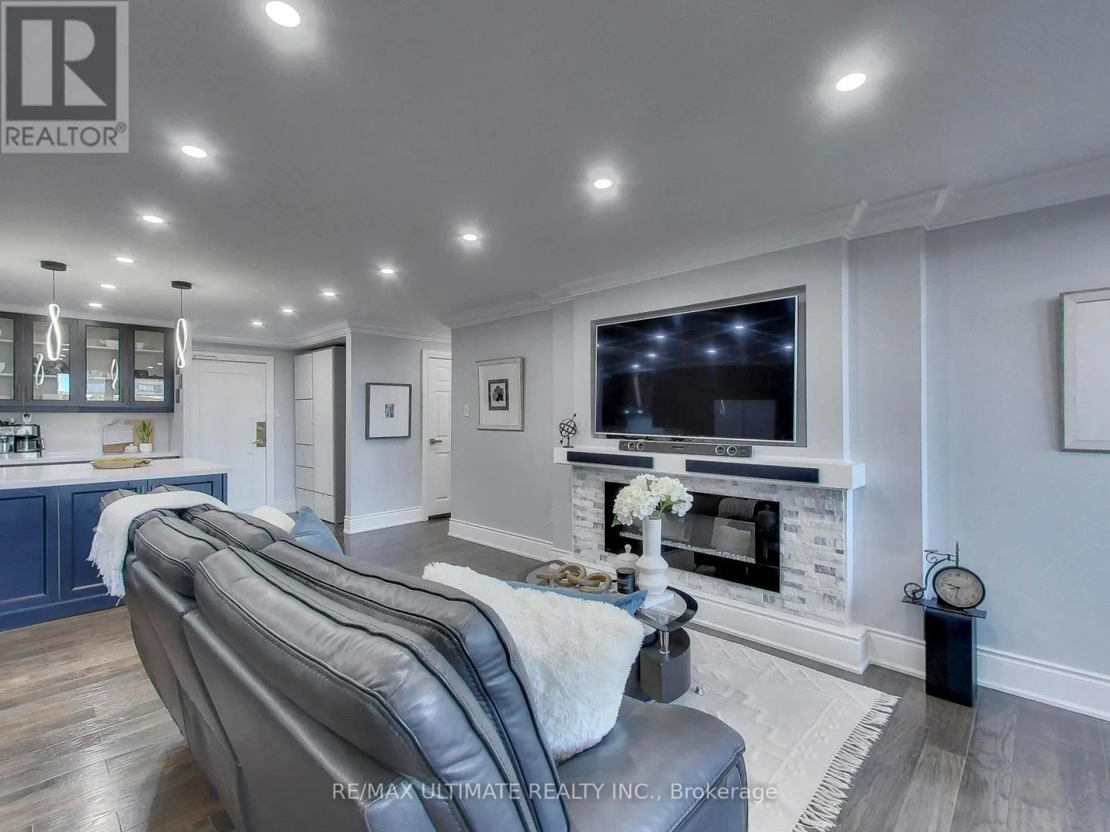 406 - 75 EMMETT AVENUE