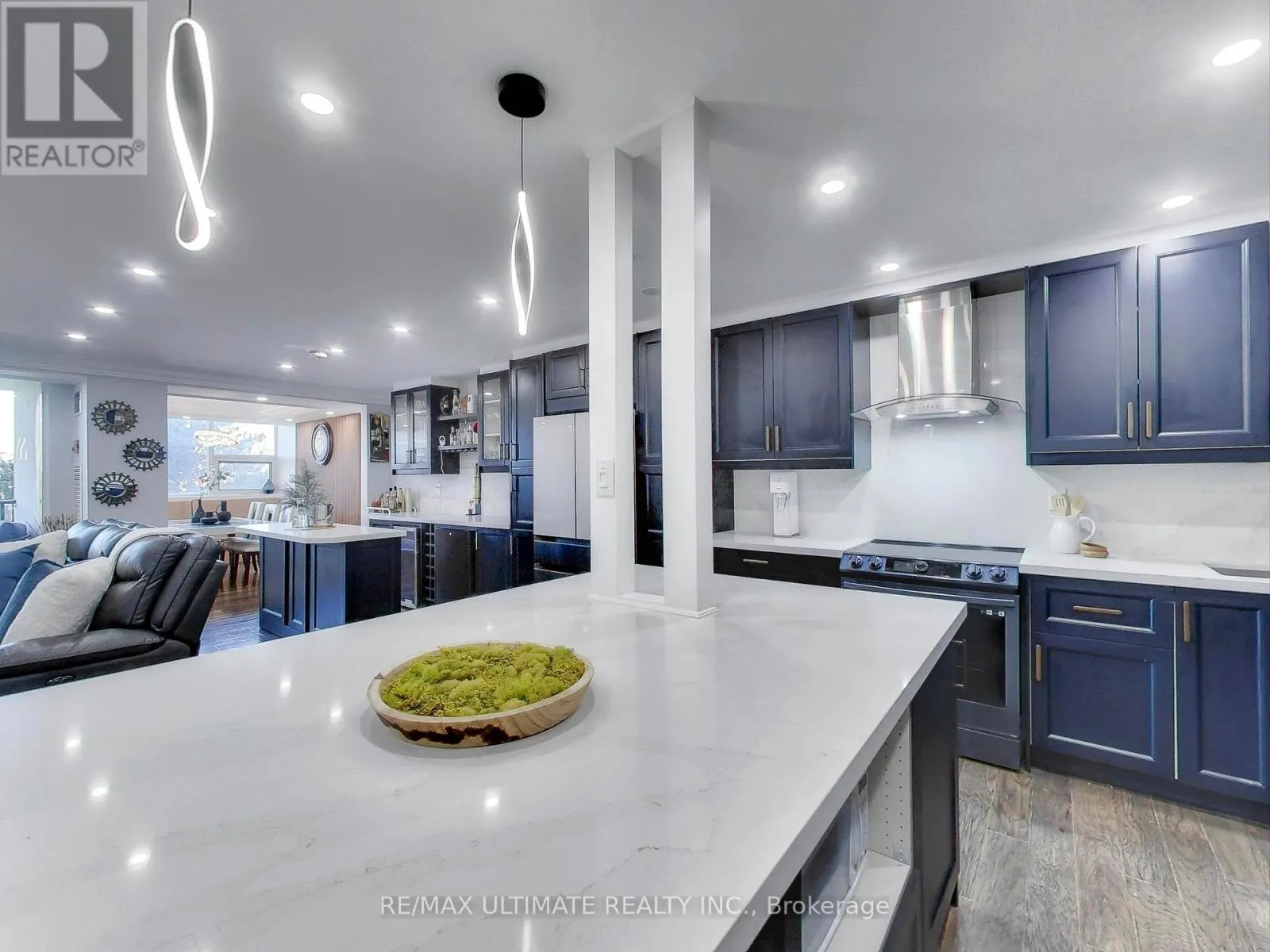 406 - 75 EMMETT AVENUE