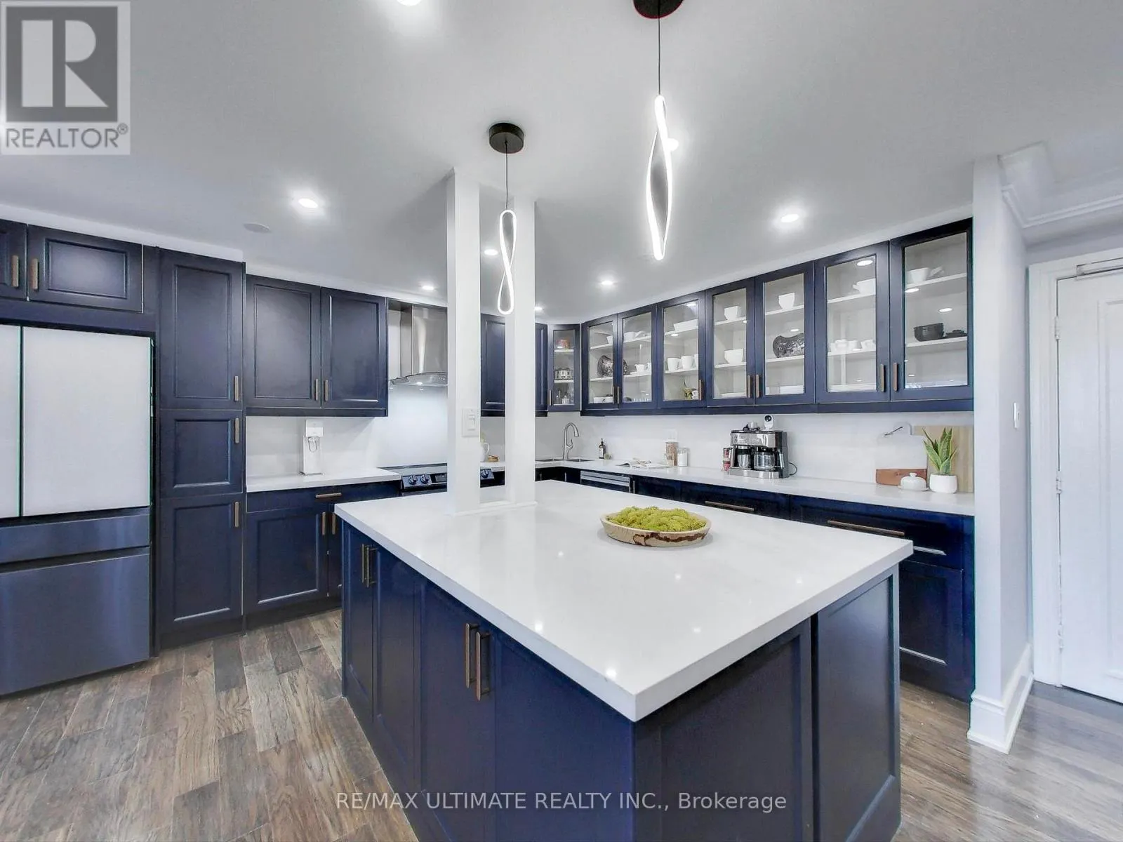 406 - 75 EMMETT AVENUE