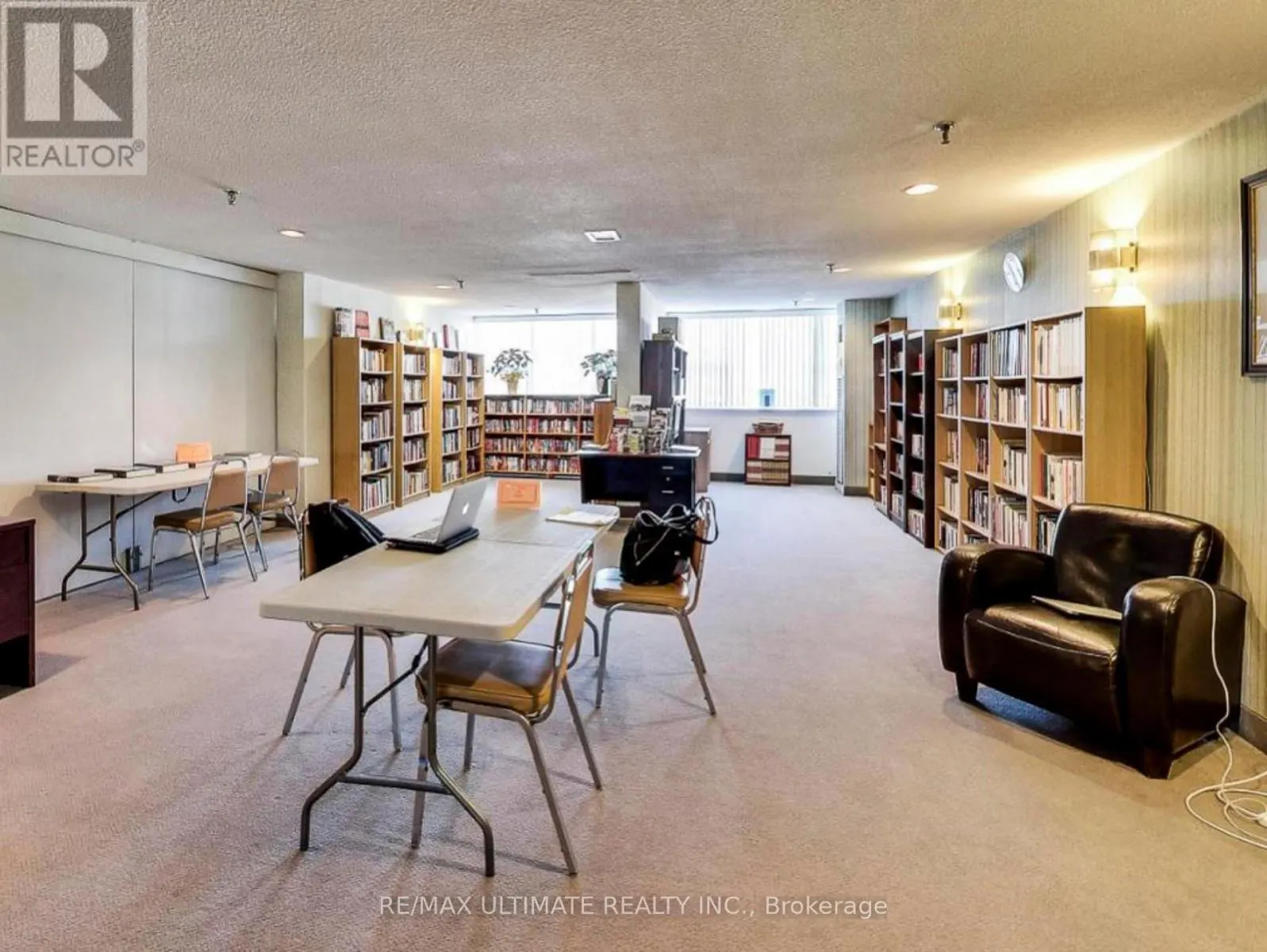 406 - 75 EMMETT AVENUE
