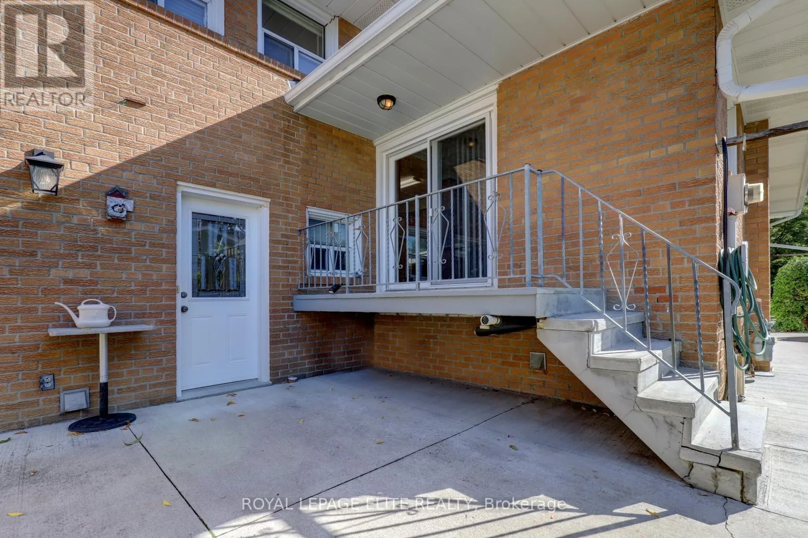 3440 RIVERSPRAY CRESCENT